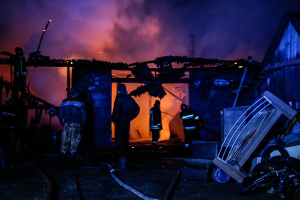 Molynėje sudegė pastatas (nuotraukos)