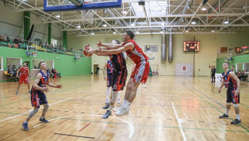 Namuose įveikė svečius iš Šakių (video)