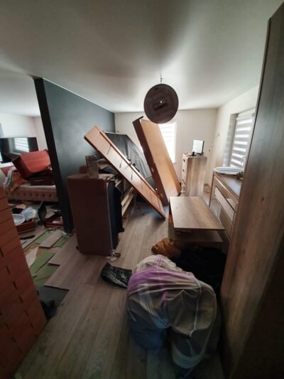 Narkotikų ieškojusią policiją kaltina turto niokojimu (nuotraukos, papildyta) (4)