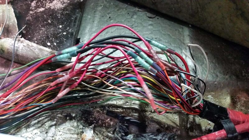 Naujas vairuotojų iššūkis kelyje – automobilių elektronikos gedimai