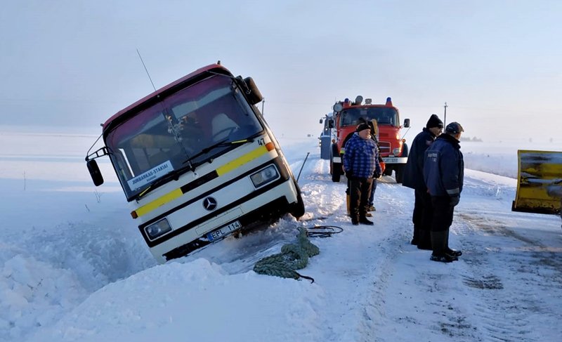 Nuo kelio nuslydo autobusas (11)