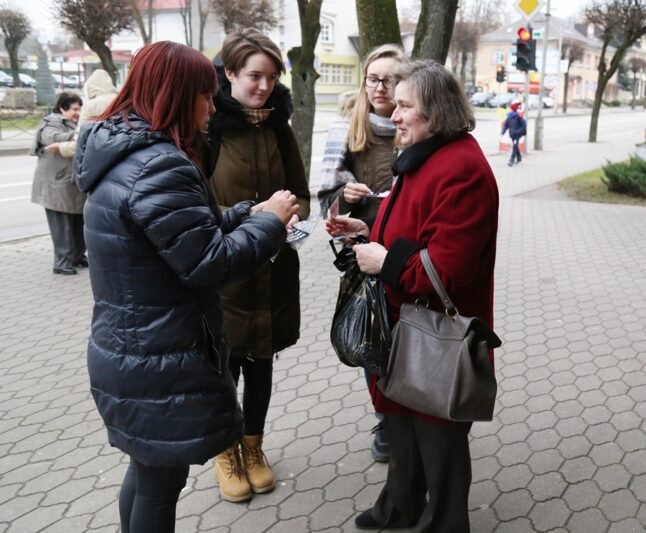 Nuo smurtautojų kenčia kas trečia moteris