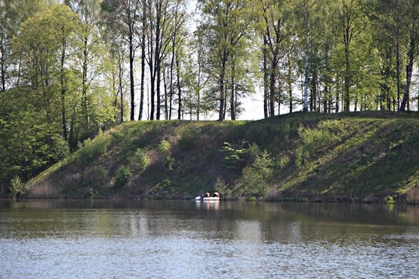 Nuskendo du vyrai, dar vieną ištraukė ugniagesiai