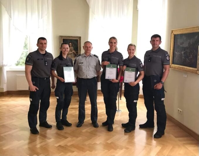 Pagerbė nusipelniusius pareigūnus