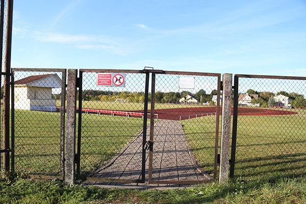 Pamiršo atrakinti stadiono vartus (2)