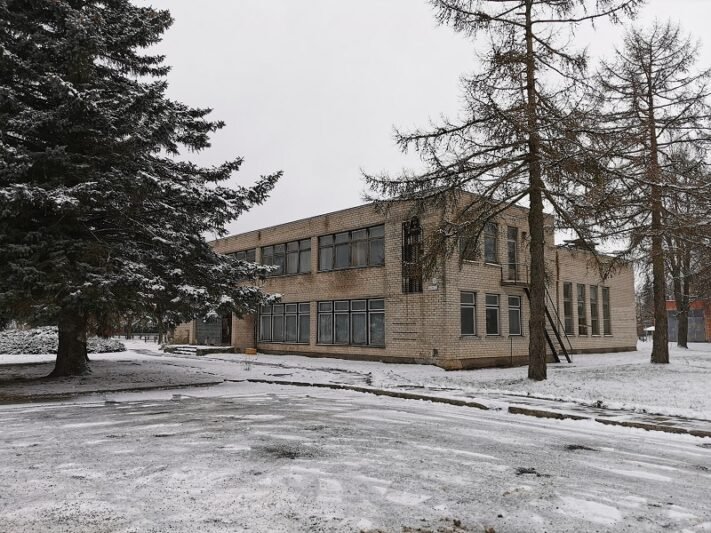 Parduotas buvęs kolūkio pastatas Jurbarkuose