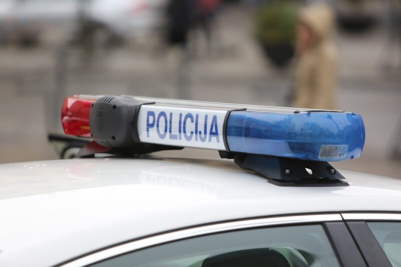 Pareigūnai įtaria savižudybę