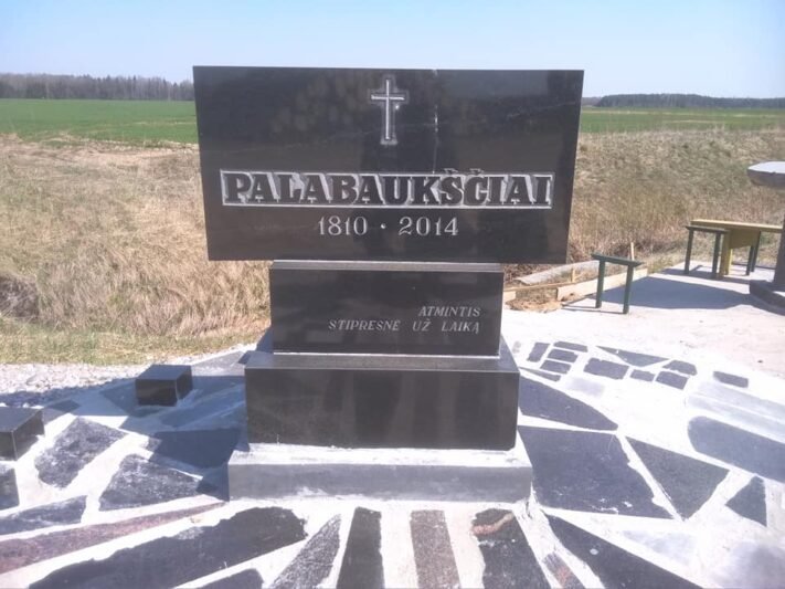 Pastatė paminklą kaimui (nuotraukos) (2)