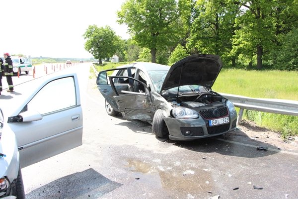 Per avariją sužaloti trys žmonės (nuotraukos) (11)