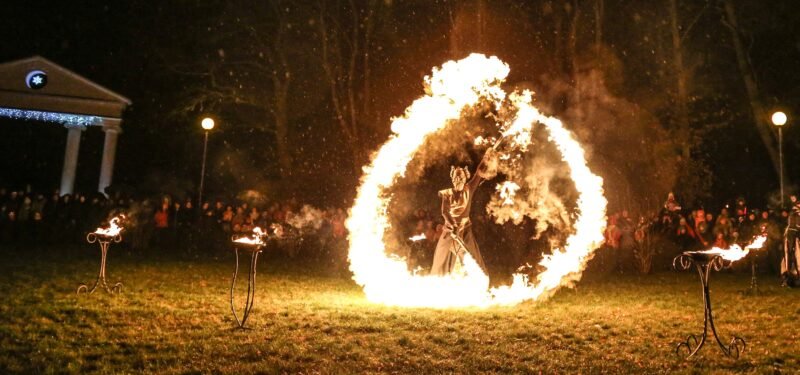 Per kalėdinės eglės įžiebimą – įspūdingas šviesos šou (nuotraukos, video)