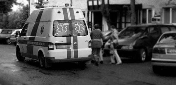 Per mokyklos langą iškrito penktokė