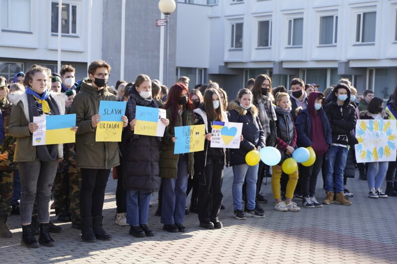 Per pilietinę pamoką – palaikymo žodžiai Ukrainai (nuotraukos)