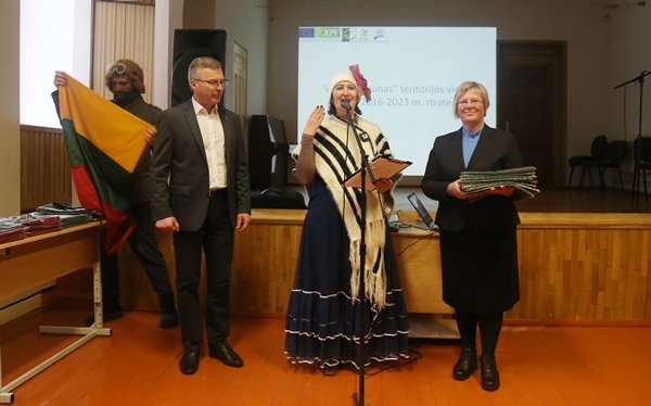 Per Užgavėnes bendruomenėms įteiktos Trispalvės (nuotraukos) (3)