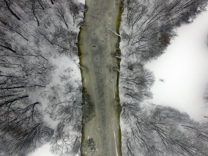 Perspėja dėl slidaus kelio