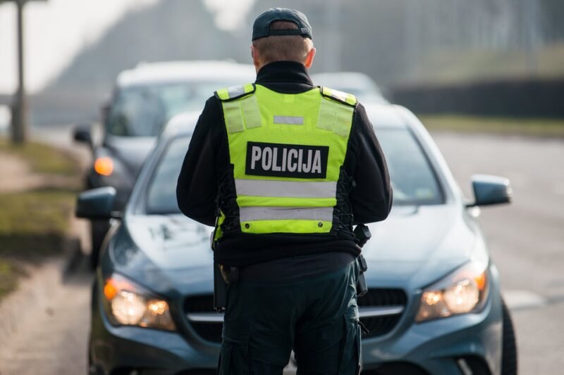 Perspėja: į gatves išriedės krūva nežymėtų policijos automobilių, o baudas gausite akimirksniu