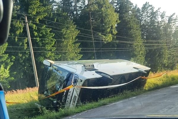 Po susidūrimo su briedžiu Tauragės r. apvirto į Vilnių važiavęs maršrutinis autobusas
