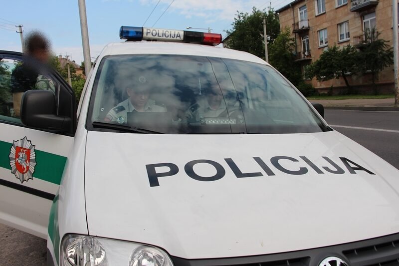 Policija: nebuvo jokių automobilių uždengtais numeriais (1)