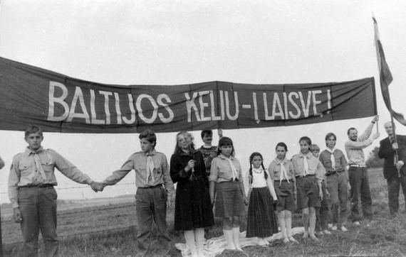 Prašo Baltijos kelio nuotraukų