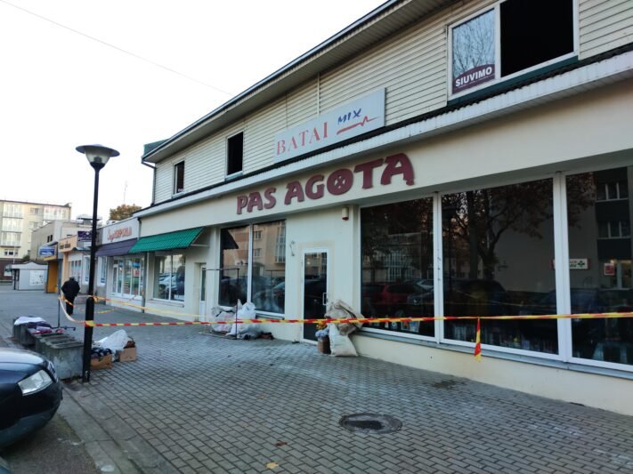 Prašo pagalbos – aukų už po gaisro išlikusias prekes (4)