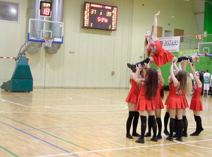 Prasideda krepšinio turnyras  „ŠVIESA“ taurei laimėti!