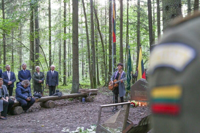 Prie bunkerio iškilo Trispalvė (nuotraukos, video)