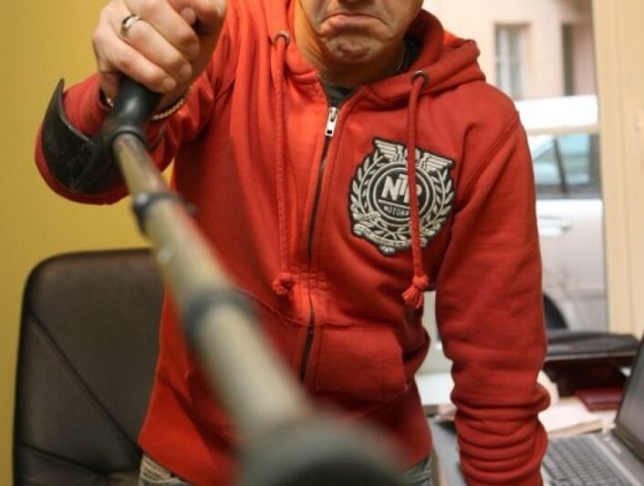 Ramentais apsiginklavę buto vagys sprukdami aptalžė šeimininką (3)