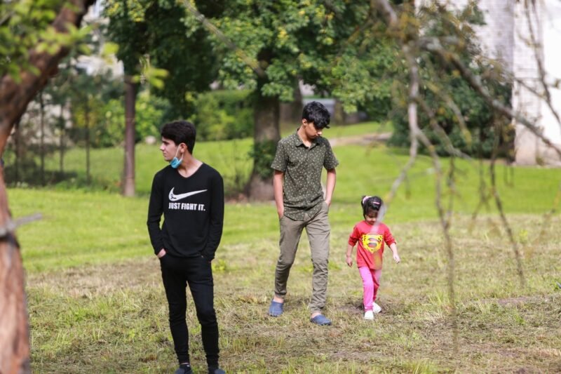 Raseiniškių akys nukrypo į naujakurius iš Afganistano: vieniems – neramu, kiti siunčia bučinius (3)