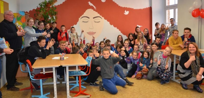 Raudonės mokykloje duris atvėrė jaunimo erdvė