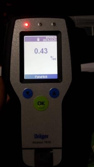 Ryte įkliuvo du girti vairuotojai