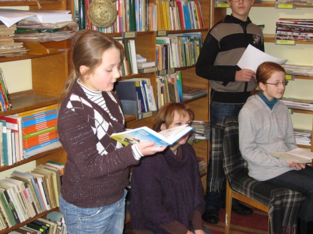 „Saldainių maišelio pasakos“ Vadžgirio bibliotekoje (nuotraukos)