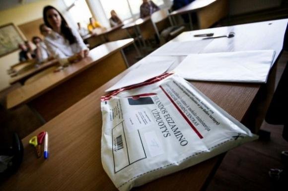 Skelbiami  lietuvių kalbos ir literatūros, matematikos, fizikos ir geografijos egzaminų rezultatai