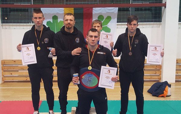 Sportininkai kovojo pankrationo čempionate