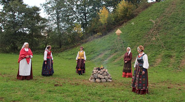 Sutvarkius Kartupėnų piliakalnį, eilė atėjo Bišpiliui