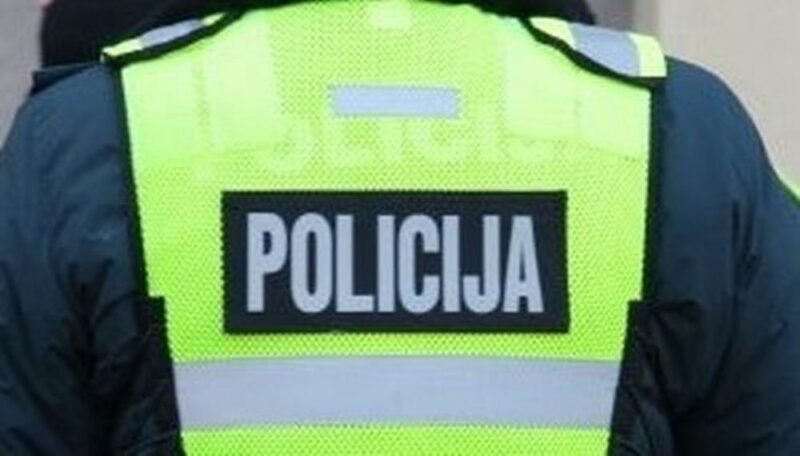 Teisiamas kirviu sugėrovą užkapojęs pensininkas