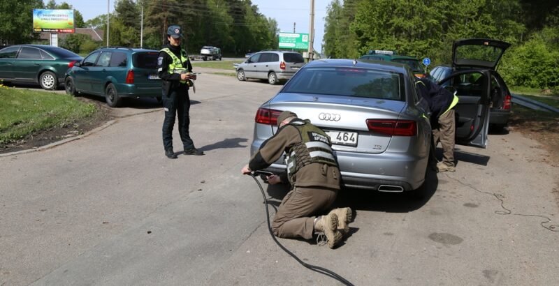 Tikrino automobilius (1)