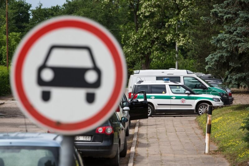 Trys mėnesiai po Lietuvą sukrėtusio smurto Jurbarke: su 17-mete vis dar dirba psichologai, kaltinimai gali kisti