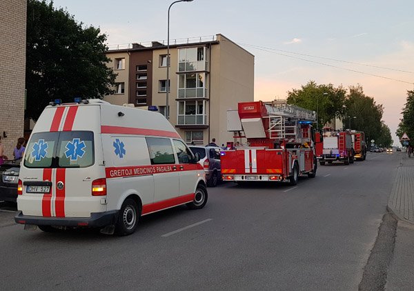 Ugniagesius kvietė dėl „degančios“ keptuvės