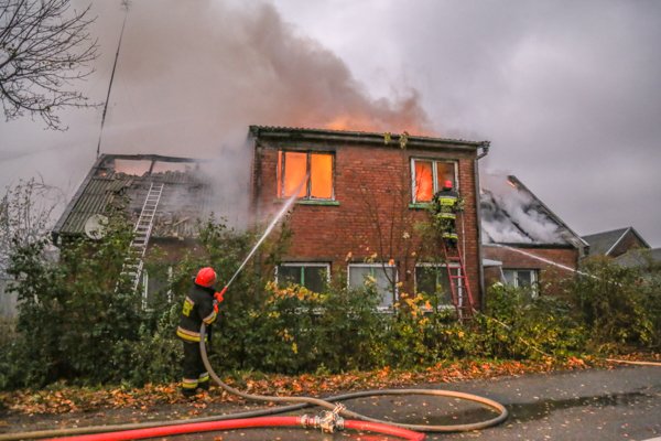 Ugnis pasiglemžė namą Eržvilke (nuotraukos)