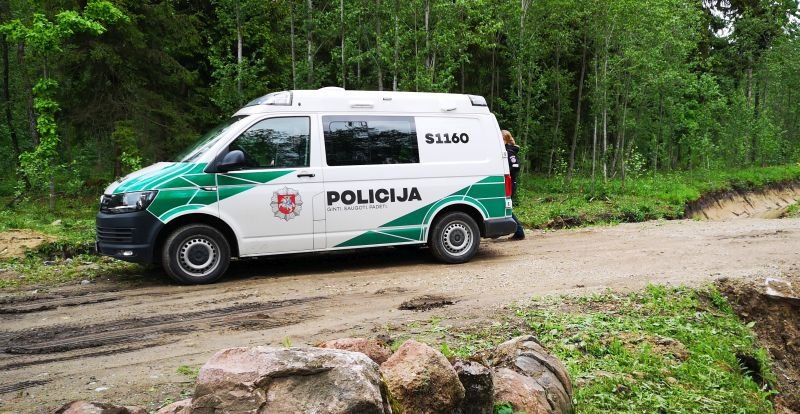 Užpuolė ir suniokojo automobilį