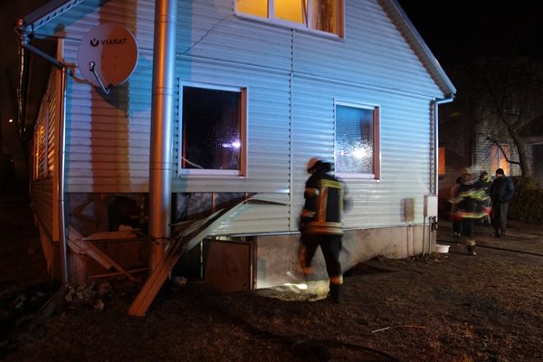 Užsidegė kaminas (nuotraukos)