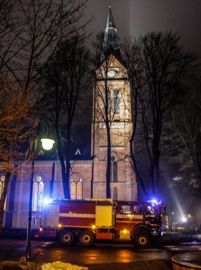 Užsidegė klebonijos kaminas