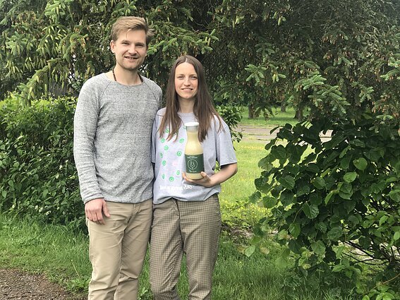 Užsienyje gimusią verslo idėją šeima įgyvendino Lietuvos kaime – gamina avižų gėrimą (2)