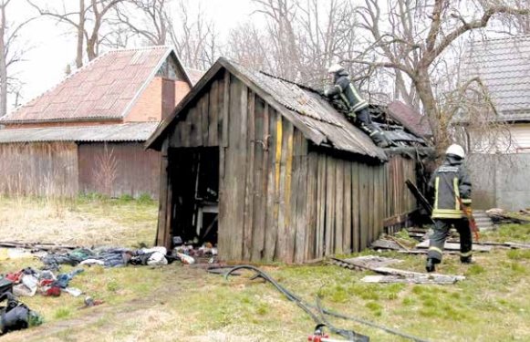 Užsiliepsnojo benamių pamėgtas pastatas