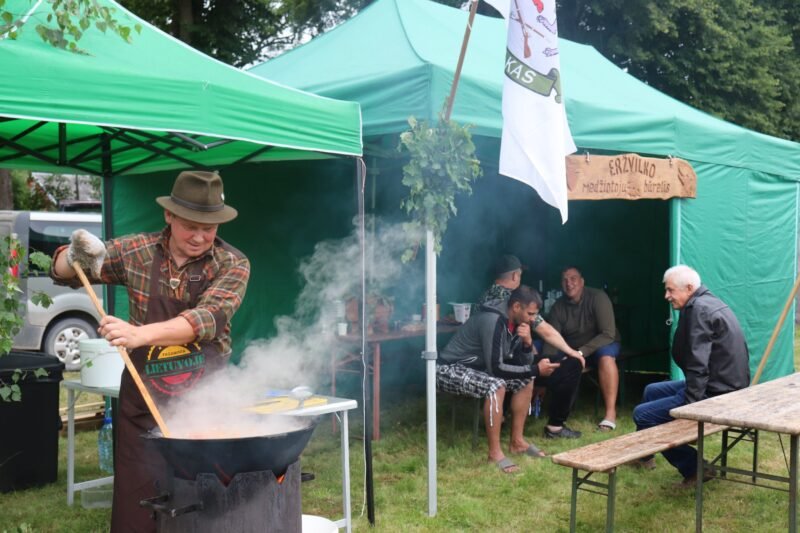 Vadžgiryje rinkosi medžiotojai (nuotraukos)