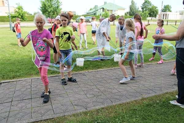 Vaikai vasaroja kitaip (nuotraukos)