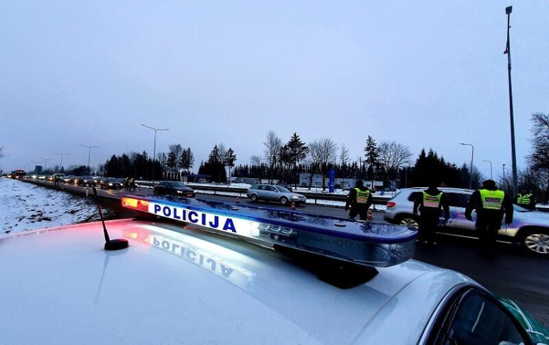 Vairavo be teisių, tada siūlė kyšį