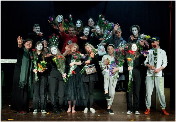 „Vaivorykštės“ premjera: nevaikiškai apie šeimos skaudulius