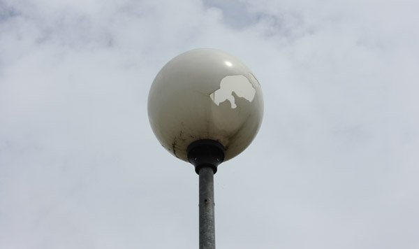 Vandalai linksminosi šaudydami į šviestuvus (6)