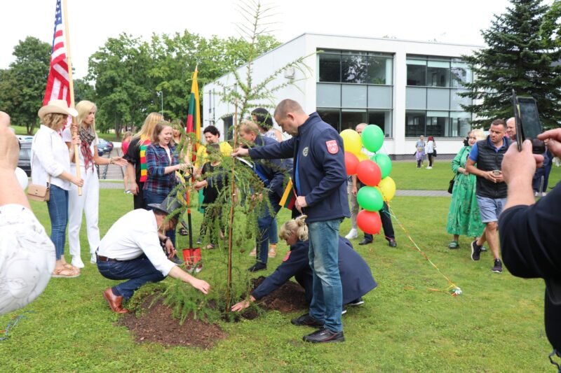 Šventė  Jungtinių Amerikos Valstijų ir Lietuvos diplomatinių santykių šimtmetį (nuotraukos)