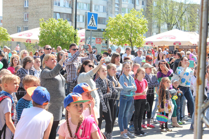 Verslininkų kasdiena vietos šventinei nuotaikai nepalieka (miesto šventės nuotraukos)